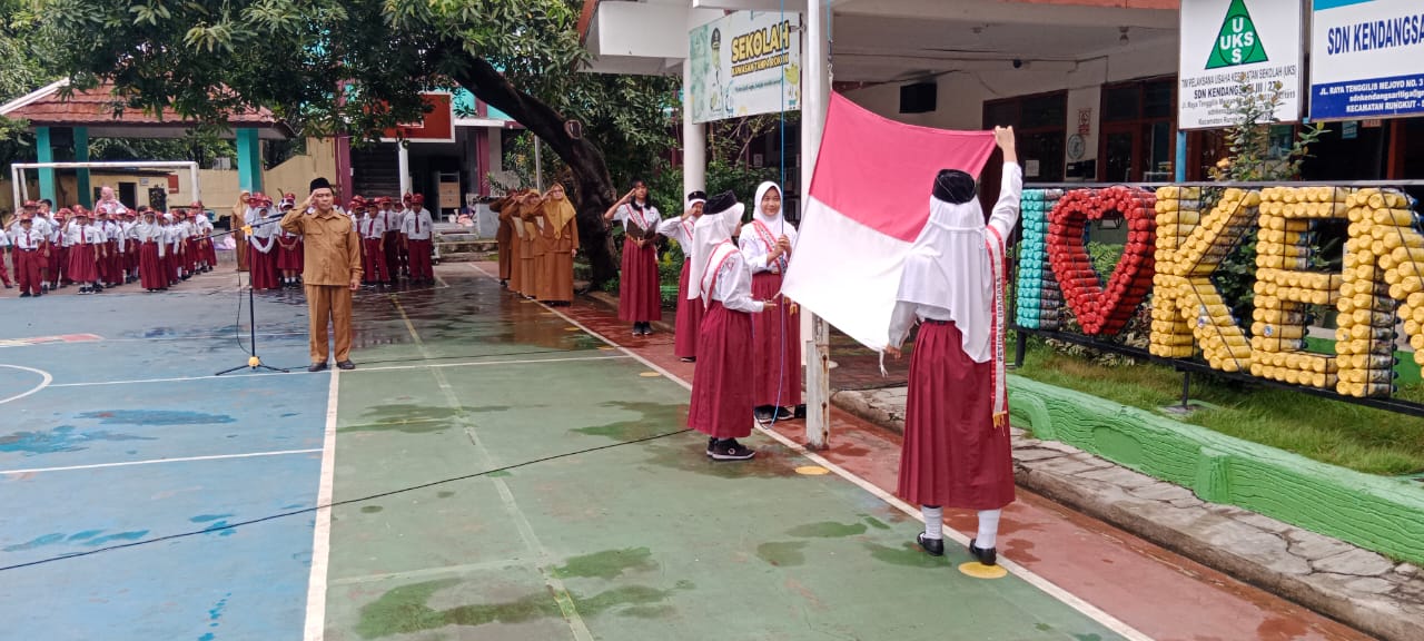 Upacara Bendera Hari Senin